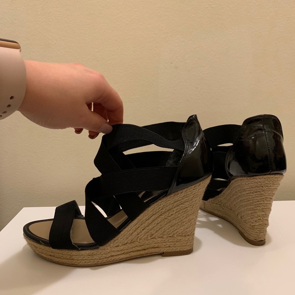 Sandals - Picture 2 of 3